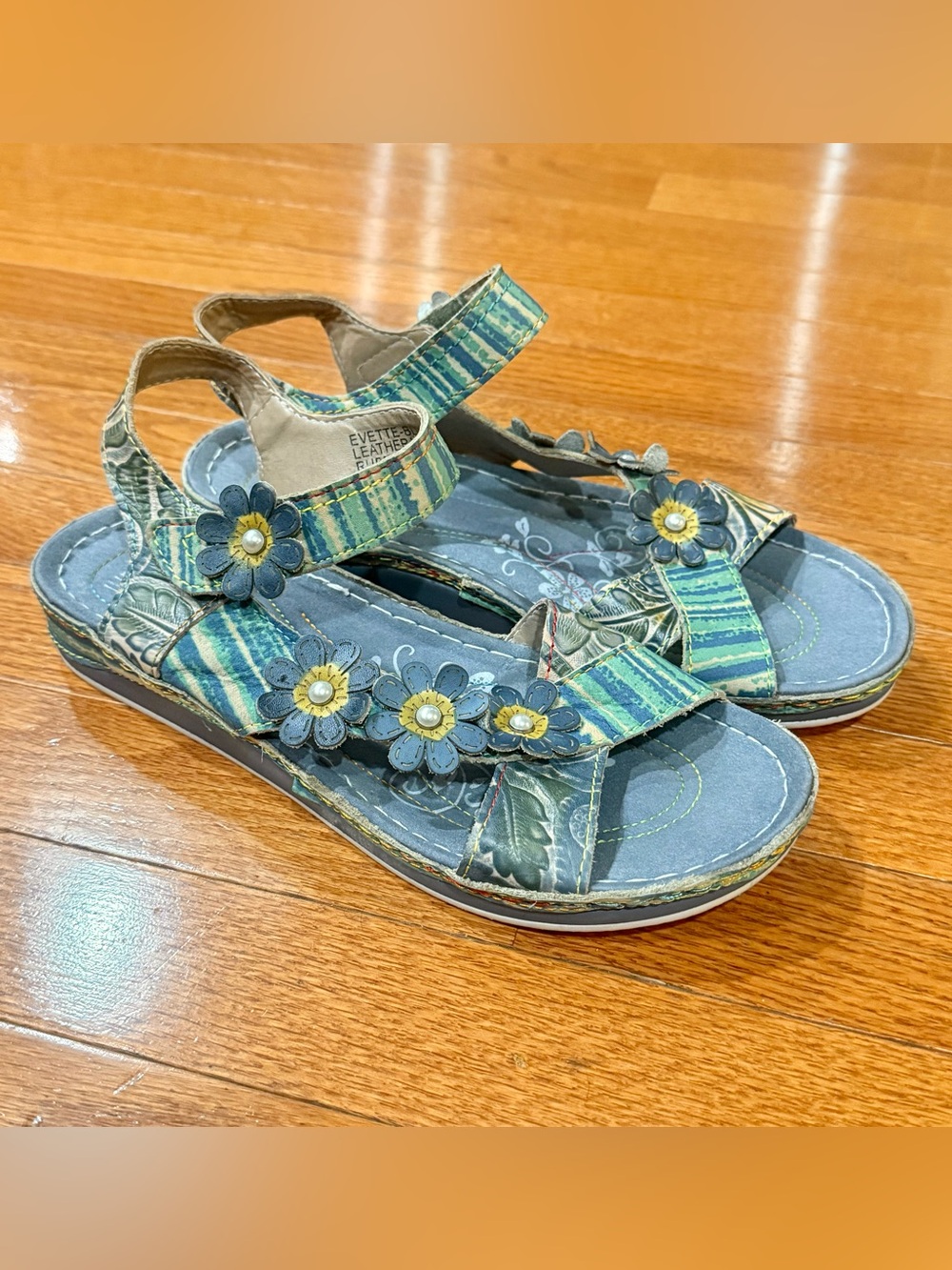 L'Artiste Spring Step Womens 40 9 Evette Floral Leather Sandals Wedge Boho Artsy